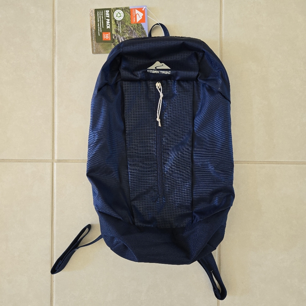 NWT Ozark Trail 16" Day Pack 10L Backpack Lightweight Blue Hiking Camping School